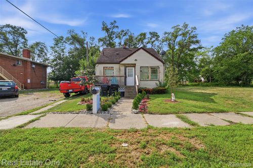 14320 Maiden St, Detroit, MI, 48213-2055 | Card Image