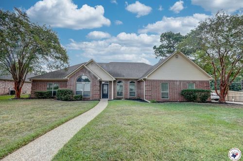 2 Windmere Dr, Texarkana, TX, 75503-0945 | Card Image
