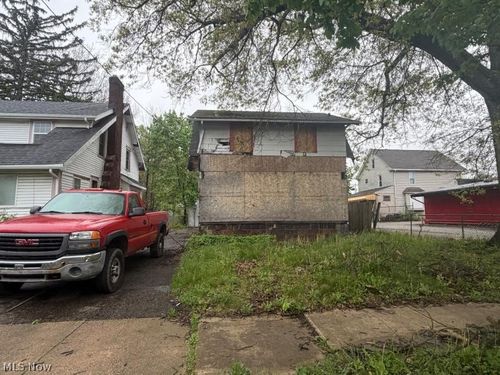 549 Bacon Ave, Akron, OH, 44320-2112 | Card Image