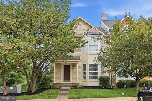 8850 Briarcliff Ln, FREDERICK, MD, 21701-5869 | Card Image