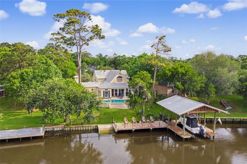 3924 Amanda Ct, Dickinson, TX, 77539 | Card Image