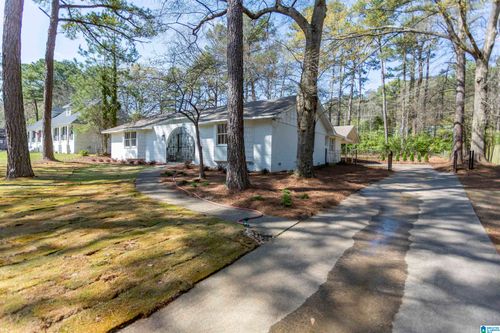 2885 Wisteria Dr, Hoover, AL, 35216-4617 | Card Image