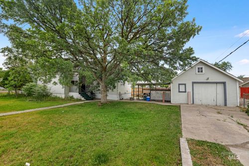 305 Colorado St, Gooding, ID, 83330-1039 | Card Image