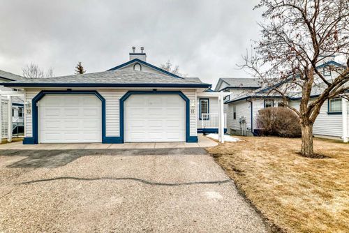 11-33 Stonegate Dr Nw, Airdrie, AB, T4B2V6 | Card Image