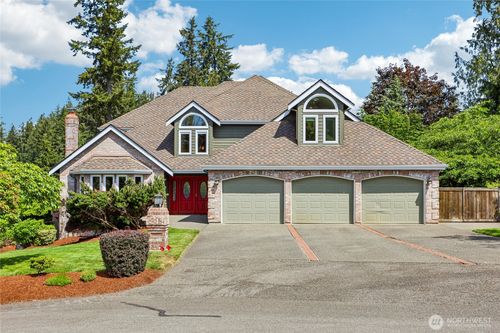 23200 Se 253rd Pl, Maple Valley, WA, 98038-6052 | Card Image