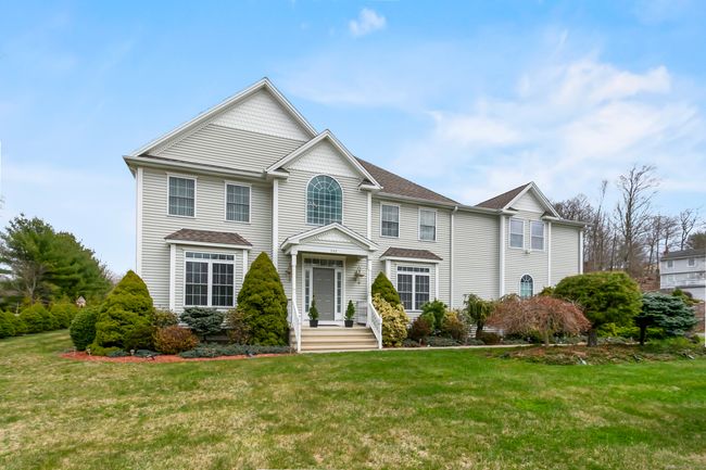 Beautiful and well kept yard | Image 25