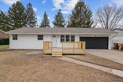 2207 Maple Ave, Loves Park, IL, 61111-3250 | Card Image