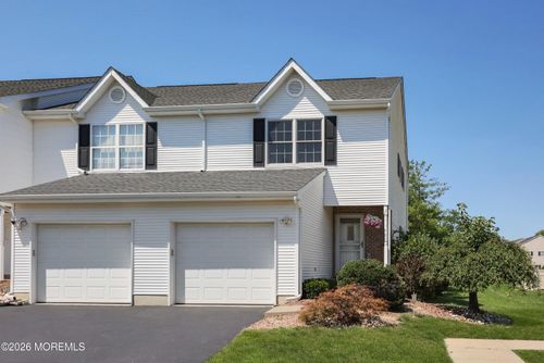 40 Lenny Ct, Matawan, NJ, 07747-1368 | Card Image