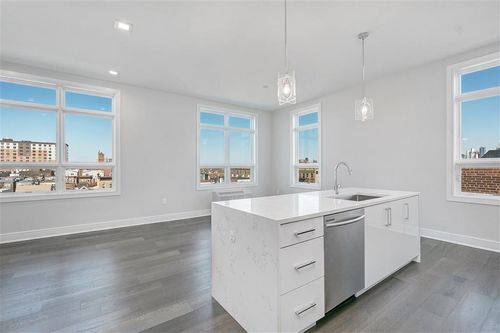 509-119 Peter St, Union City, NJ, 07087-5909 | Card Image