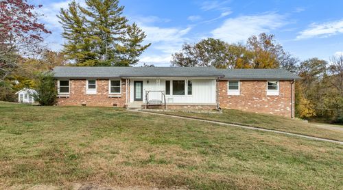 913 Branch Rd, Clarksville, TN, 37043-5213 | Card Image