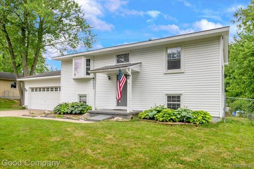 403 Donna Dr, Clinton, MI, 49236-9637 | Card Image
