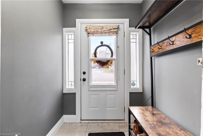 53 Robertson St, House other with 3 bedrooms, 1 bathrooms and 3 parking in Harriston ON | Image 4