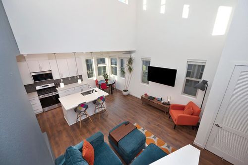 216 Box Ln, Sacramento, CA, 95818-1128 | Card Image