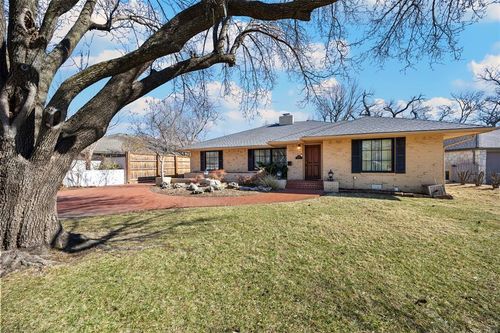 6409 N Hillcrest Ave, Nichols Hills, OK, 73116-5108 | Card Image