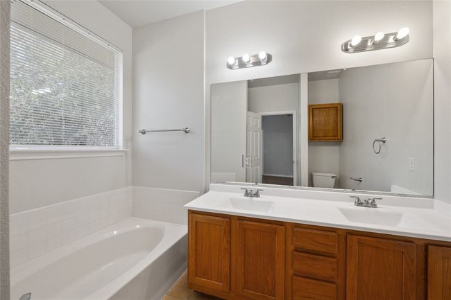 5709 Hudson Bend Rd, House other with 4 bedrooms, 2 bathrooms and 4 parking in Austin TX | Image 18
