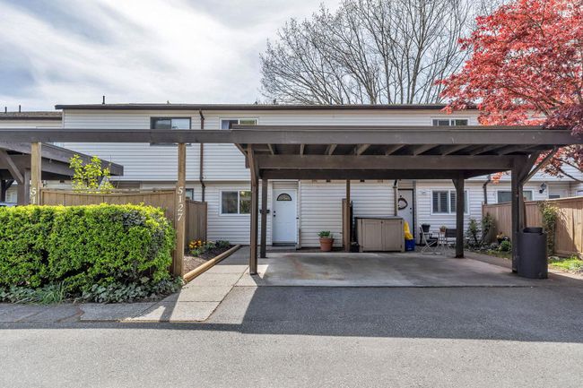 5127 203 Street, Townhouse with 3 bedrooms, 1 bathrooms and 2 parking in Langley BC | Image 2