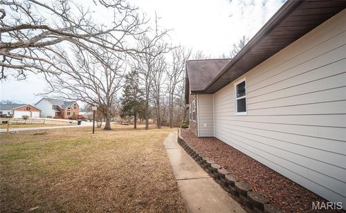 1524 Lola Ln, Saint James, MO, 65559-9700 | Card Image