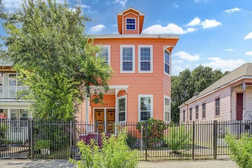 3519 Broadway St, Galveston, TX, 77550-4034 | Card Image