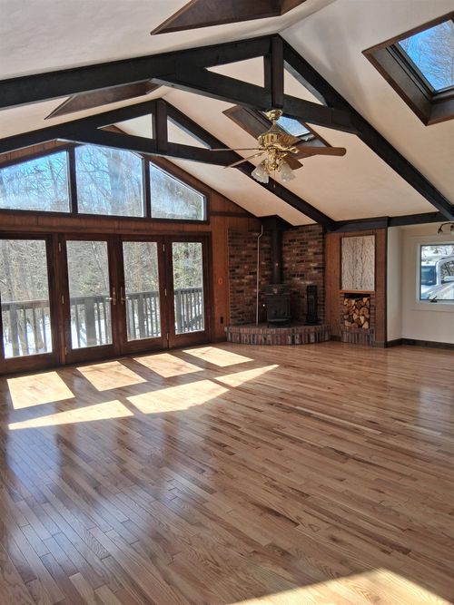 576 Agassiz St, Bethlehem, NH, 03574-4858 | Card Image