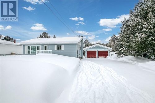 80 Sturgeon St, Dowling, ON, P0M1R0 | Card Image