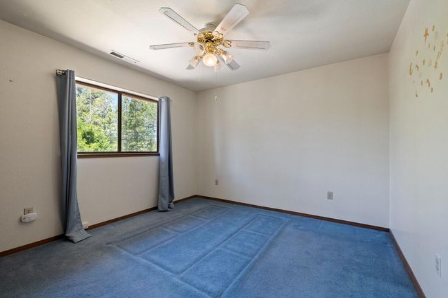 24315 Sugar Pine Rd, House other with 3 bedrooms, 3 bathrooms and 2 parking in Twain Harte CA | Image 19