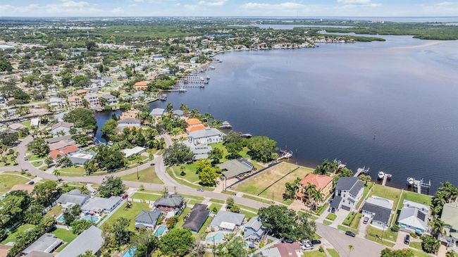 1816 Bayou Grande Blvd Ne, House other with 3 bedrooms, 2 bathrooms and null parking in St Petersburg FL | Image 32