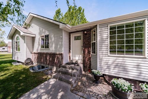 3889 Taylorview Ln, Ammon, ID, 83406-8145 | Card Image