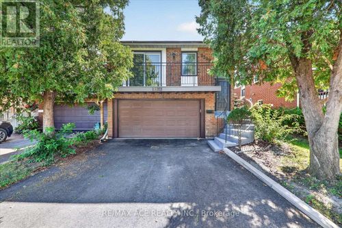 2330 Glastonbury Road S, Burlington (Brant Hills), ON, L7P3Y3 | Card Image