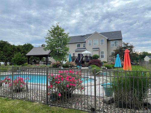 102 Luthien Forest Rd, New Windsor, NY, 12553 | Card Image