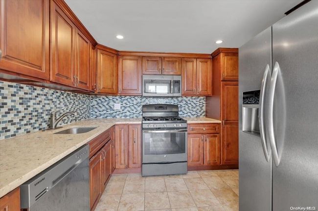 APT-4C - 136-17 Maple Ave, Condo with 2 bedrooms, 3 bathrooms and 1 parking in Flushing NY | Image 6