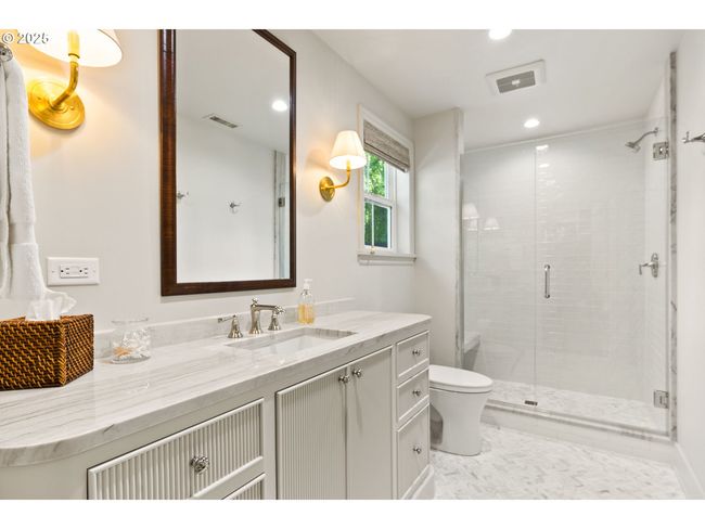 817 D Ave, House other with 3 bedrooms, 4 bathrooms and 2 parking in Lake Oswego OR | Image 13