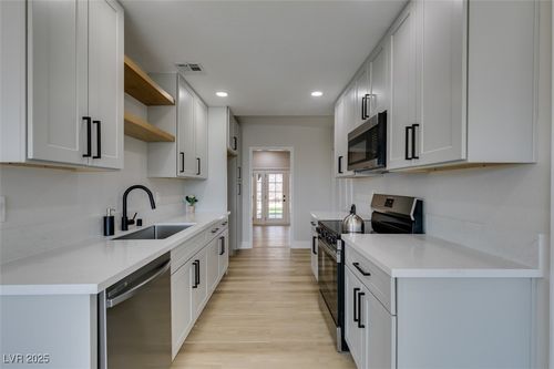 2616 Cabot St, Las Vegas, NV, 89102-5904 | Card Image