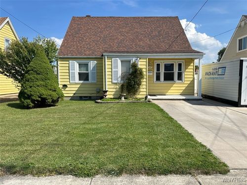247 68th St, Niagara Falls, NY, 14304-3915 | Card Image