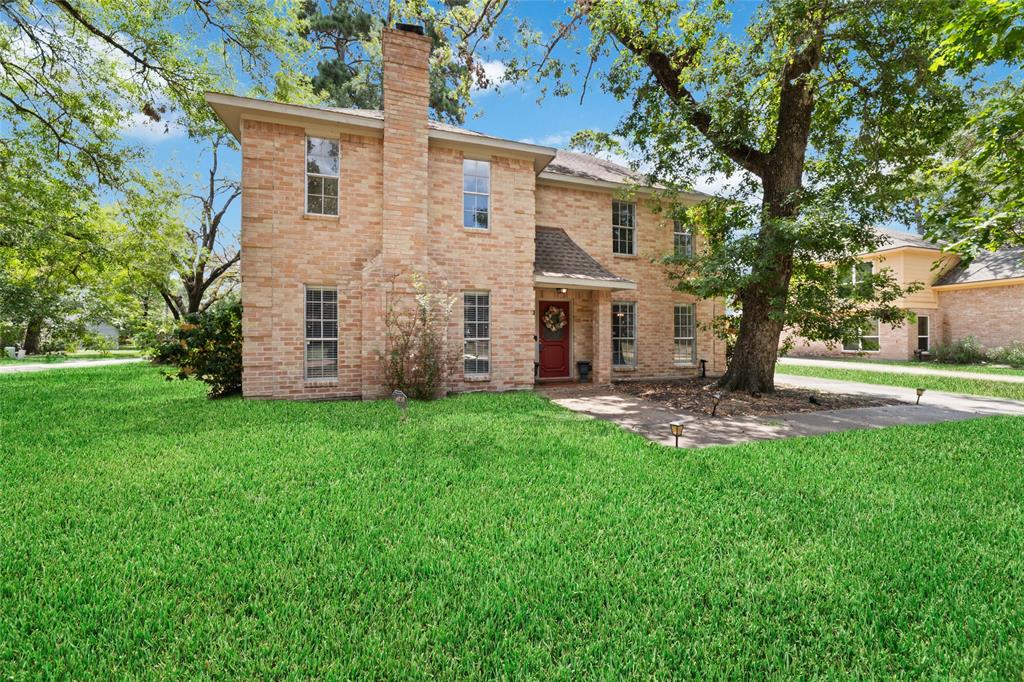 Lakeville Dr, Kingwood, TX 77339