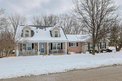 438 Cresthaven Dr, Lawrenceburg, IN, 47025-6719 | Card Image