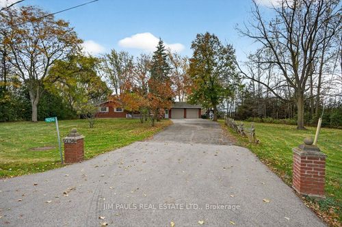 9256 20 Rd Road, West Lincoln, ON, L0R2A0 | Card Image