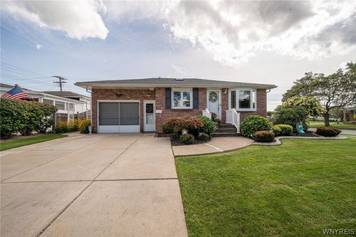 7 Mary Lou Ln, Depew, NY, 14043-1917 | Card Image
