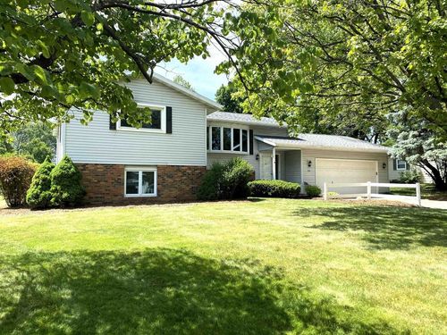 210 Avalon Road, Columbus, WI, 53925 | Card Image