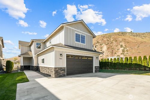 9464 Yakima Ln Nw, Quincy, WA, 98848-9143 | Card Image