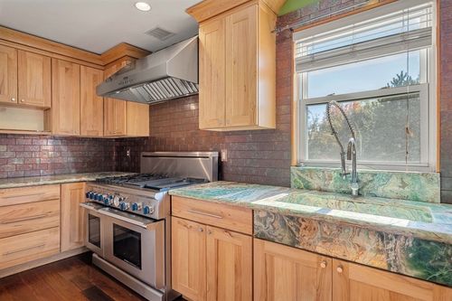 2-76 Taft Ave, Newton, MA, 02465-1351 | Card Image