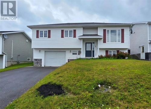 7 Rowsell St, House with 4 bedrooms, 2 bathrooms and null parking in Corner Brook NL | Card Image