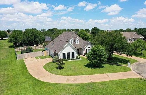 701 Putter Ct, College Station, TX, 77845-8997 | Card Image