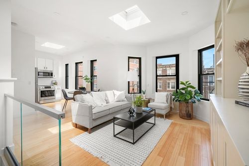 15-107 Jersey St, Boston, MA, 02215-4856 | Card Image