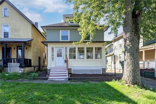121 Chestnut Ave Ne, Massillon, OH, 44646-5519 | Card Image