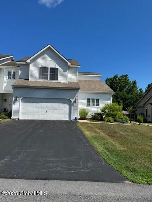 7 Secretariat Ln, Saratoga Springs, NY, 12866-9606 | Card Image