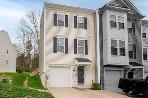 401 Turquoise Ln, Morgantown, WV, 26508-1105 | Card Image