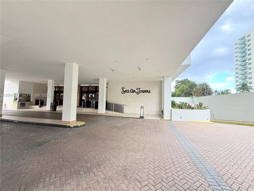 423-3725 S Ocean Dr, Hollywood, FL, 33019-2926 | Card Image