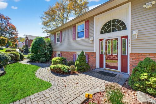 111 Red Mills Rd, Mahopac, NY, 10541-2756 | Card Image