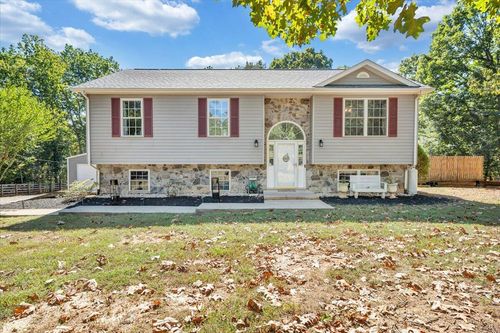 1063 Colony Ct, Moneta, VA, 24121-5695 | Card Image