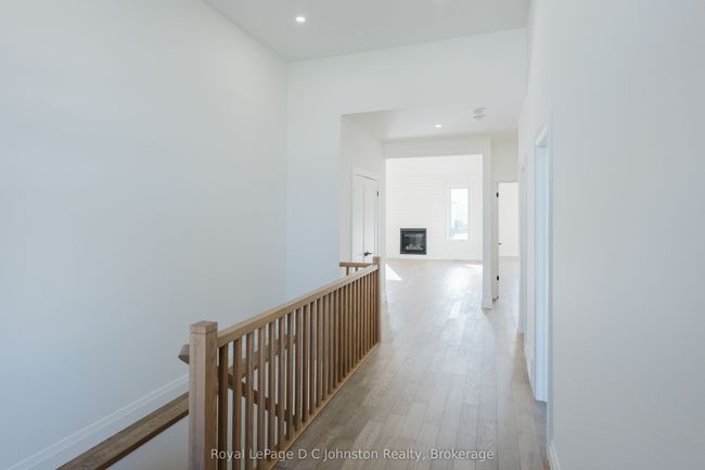 546 Algonquin Trail, House other with 2 bedrooms, 2 bathrooms and 4 parking in Grey ON | Image 5